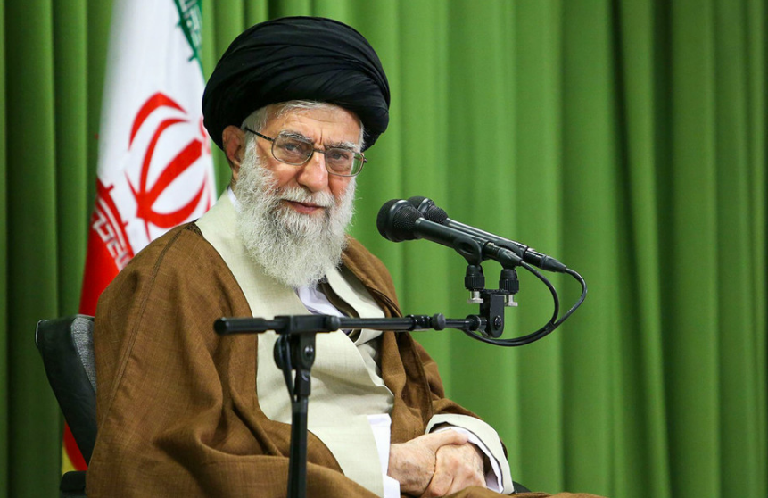 Líder Supremo de Irán al pueblo: "La presencia en las calles debe decepcionar al enemigo y obligar a los rivales del país persa a retroceder"
