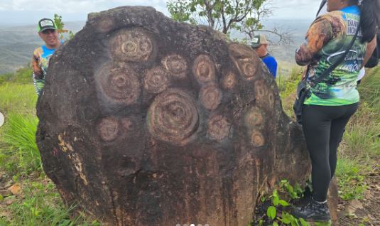 Hito Arqueológico: Hallaron petroglifos de 8 mil años en el estado Monagas