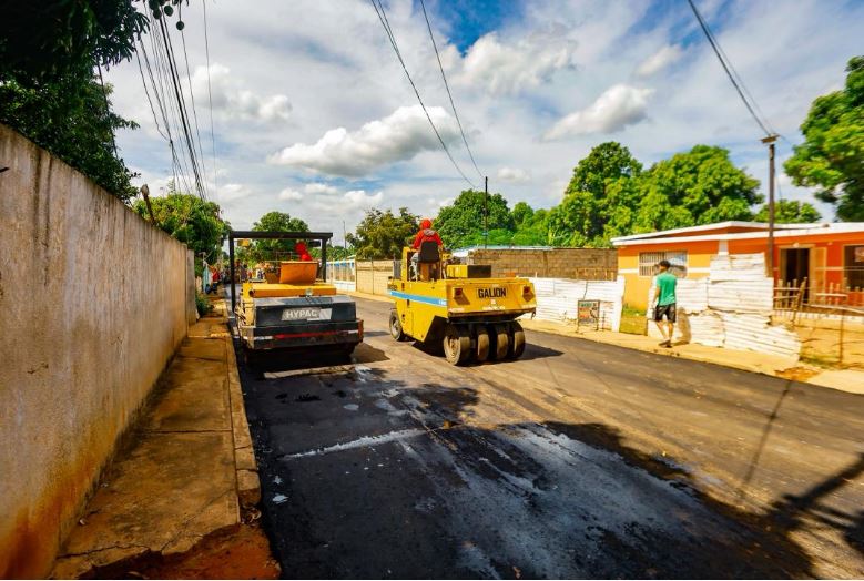 Gobernador Luis Caldera consolida Plan Estadal de Asfaltado en el Zulia con 438 mil toneladas colocadas