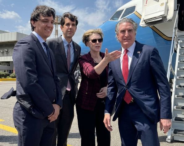 EEUU y Venezuela inician nueva fase: Doug Burgum llega a Caracas para reunirse con Delcy Rodríguez