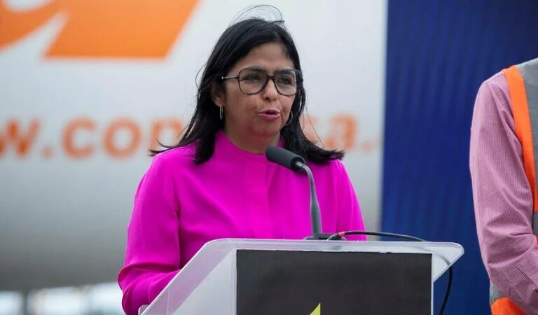 Delcy Rodríguez anuncia su regreso al país con nuevos proyec