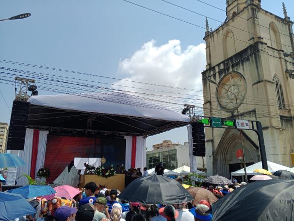 Inicia la Hora Santa a pocos minutos de la Procesión de Jesús de la Divina Misericordia