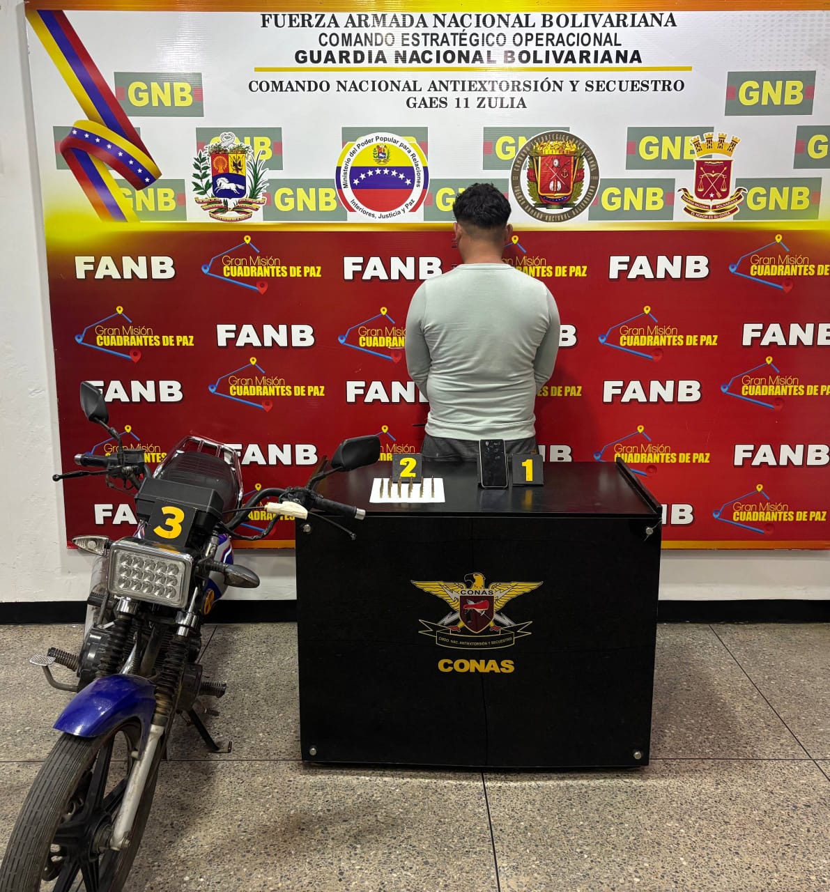 Capturan a presunto integrante de la banda de 