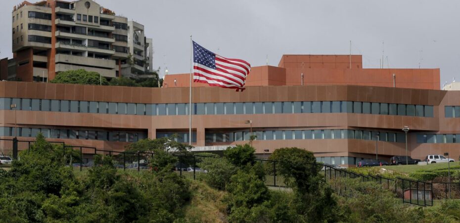 EE UU mantiene restricciones de viaje a Venezuela
