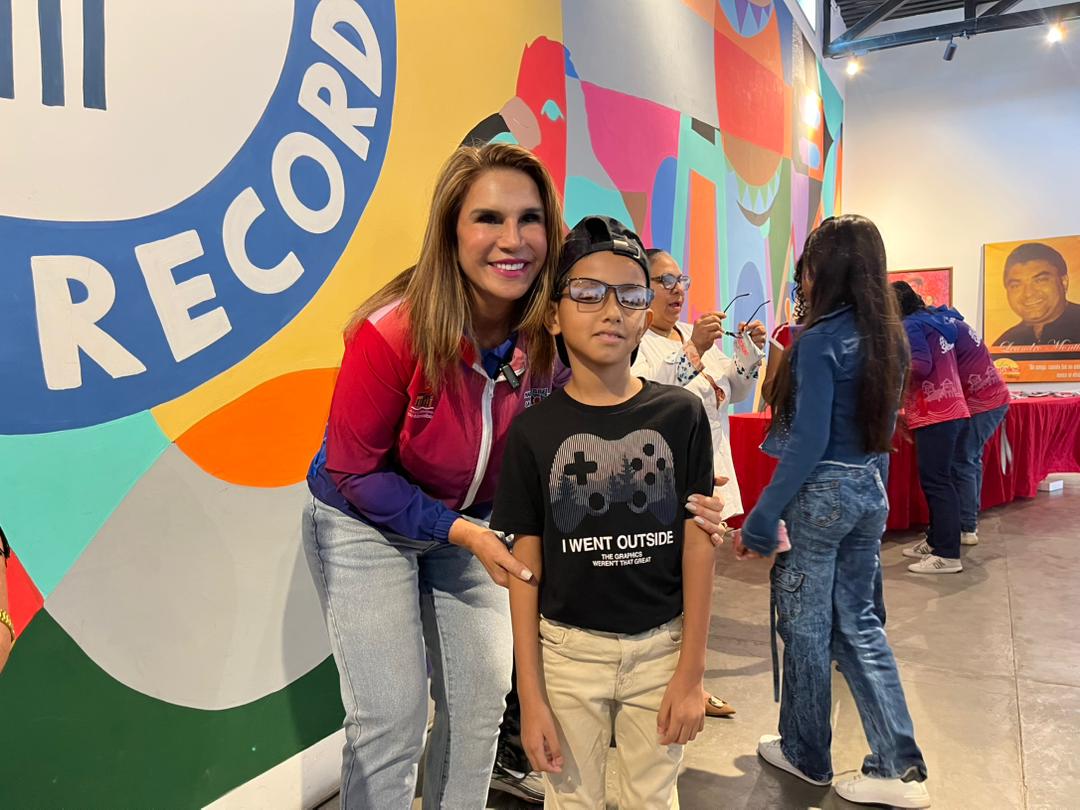 Programa Santa Lucía benefició a 70 niños y jóvenes de Maracaibo con entrega de lentes