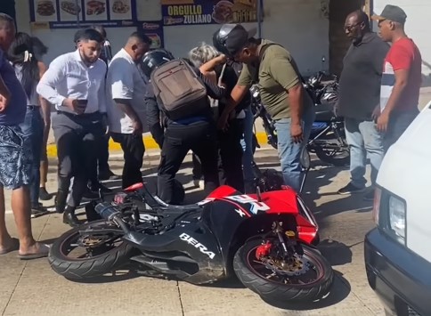 Choque entre dos motos dejó mujer de la tercera edad herida en la avenida Padilla