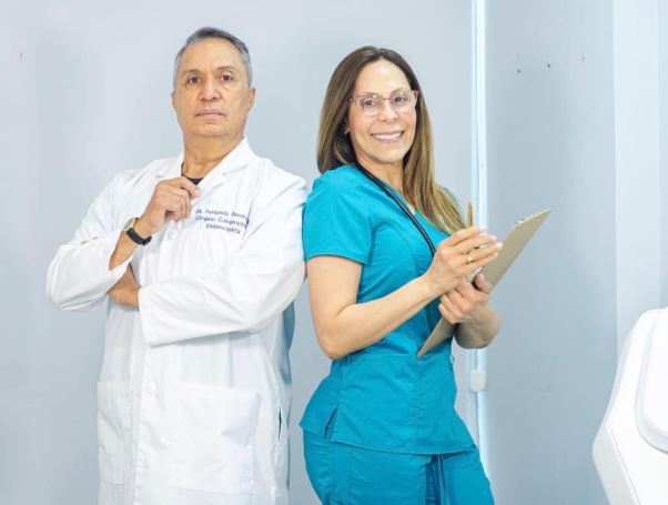 Llega a Maracaibo el Dr. Fernando Reverol Villasmil, coloproctólogo y endoscopista de reconocido prestigio internacional