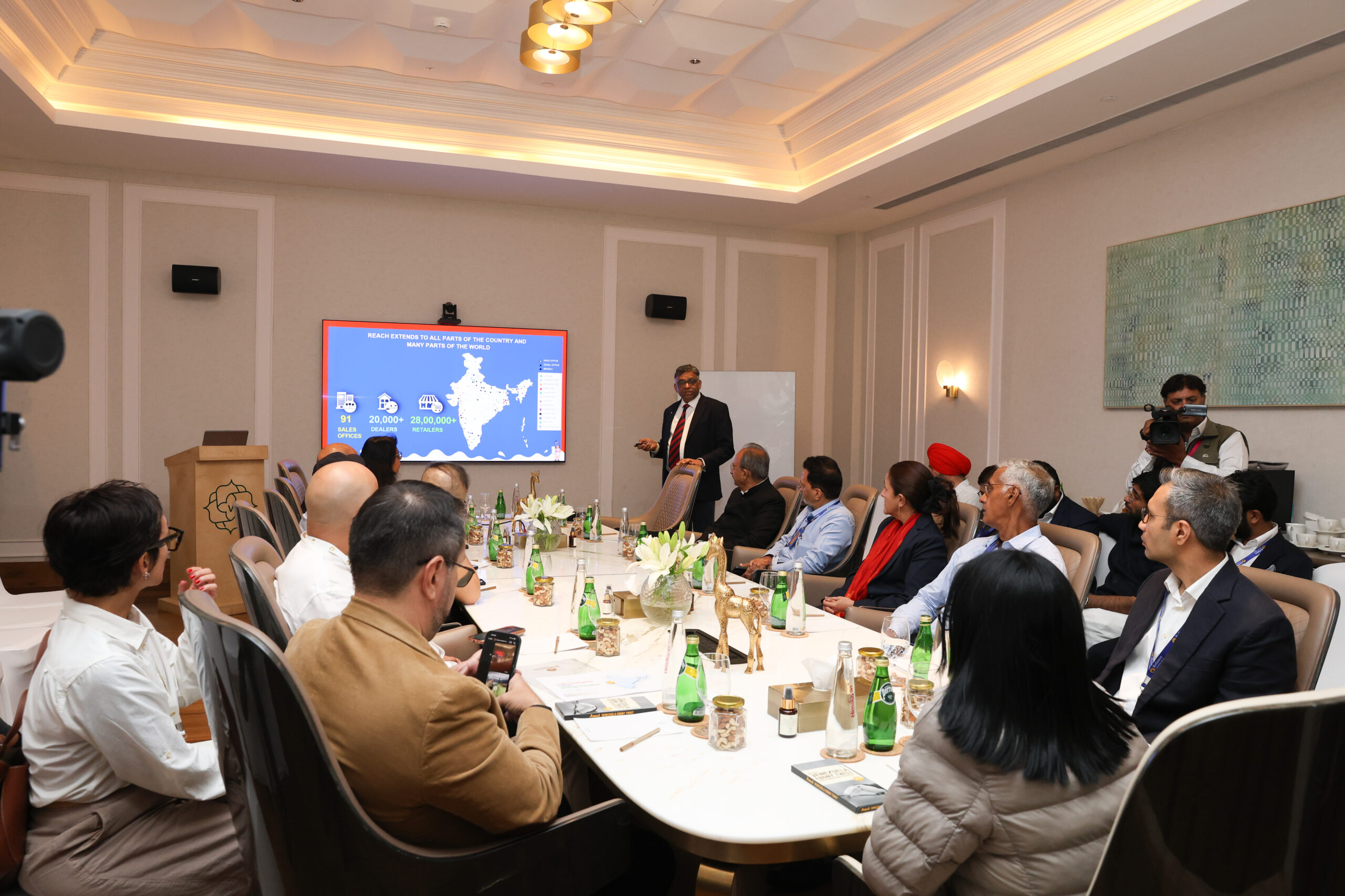 Presidenta (E) Delcy Rodríguez sostuvo encuentro con empresarios de la India