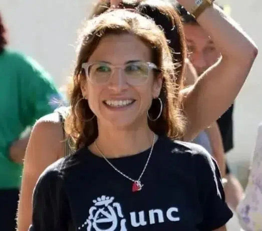 Muere una profesora universitaria tras explotar su celular dentro de un auto en marcha: Argentina. Foto: Yahoo-Noticias
