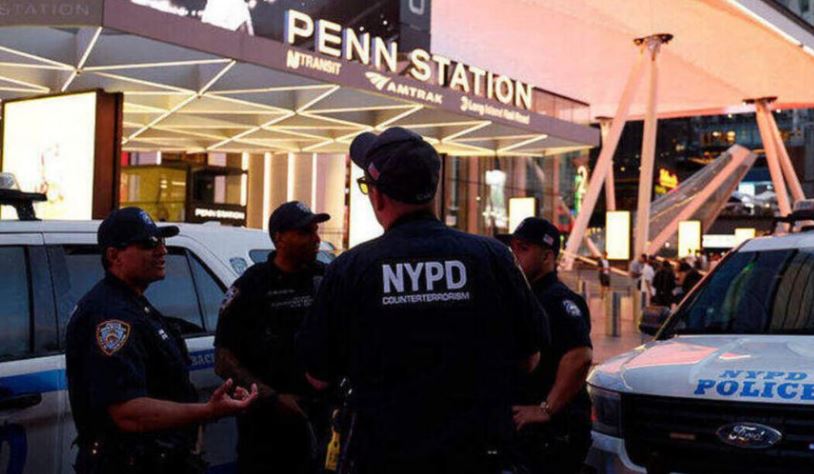 Cinco muertos dejó apuñalamiento masivo en Penn Station, Nueva York