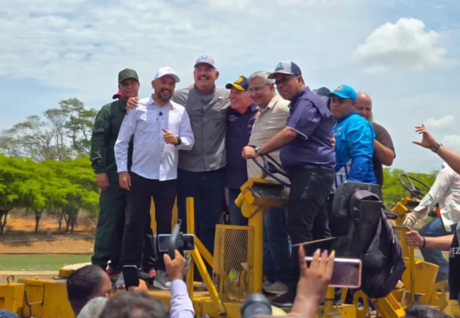 Arrancan trabajos de asfaltado en la intersección de Maracaibo y San Francisco con la intervención de los tres niveles de Gobierno