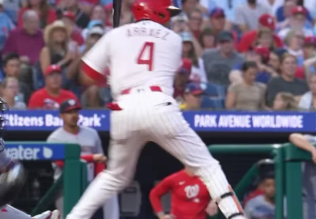 ¡Orgullo criollo! Luis Arráez felicita a Gabriel Moreno tras perder el título de bateo en la MLB