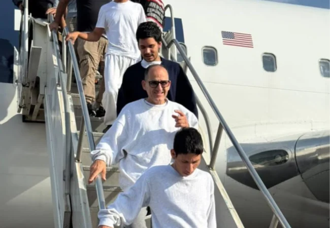 Dos vuelos con 379 venezolanos deportados desde EEUU arribaron a Barcelona