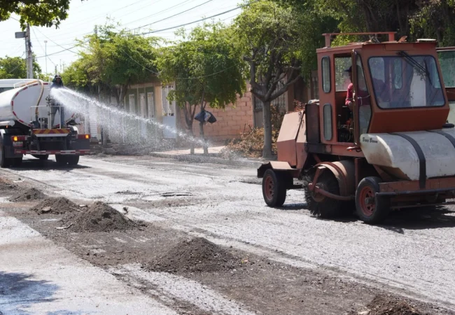 Avanzan los trabajos de asfaltado en la urbanización “El Soler”