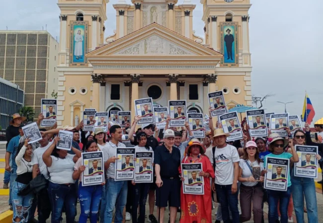 Exigen liberación del empresario José Enrique Rincón desde la Plazoleta de la Basílica