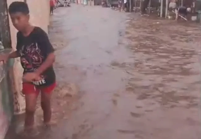 Reportan sectores anegados en Maracaibo y San Francisco tras fuertes precipitaciones de este domingo 20-Sept