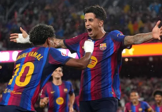 Barcelona firma el mejor arranque de su historia tras aplastar al Racing de Santander