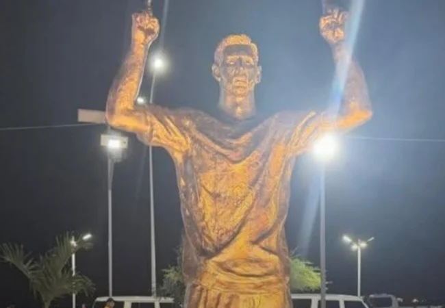 Maracaibo inmortaliza a Lionel Messi con una estatua en la Vereda del Lago