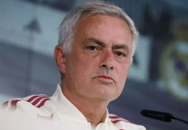 Mourinho responde a las críticas antes del derbi: «Es difícil escuchar algo positivo del Real Madrid»
