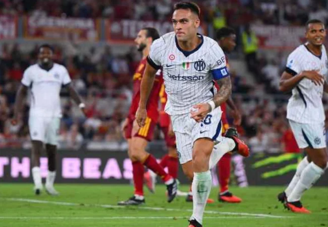 Lautaro Martínez rescata un empate para el Inter ante la Roma en un duelo de alto voltaje