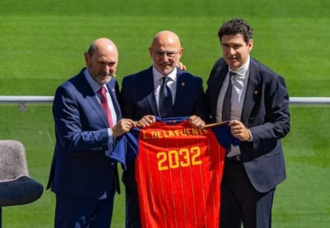 ¡Sigue el vínculo! Luis de la Fuente renueva con la selección de España hasta 2032