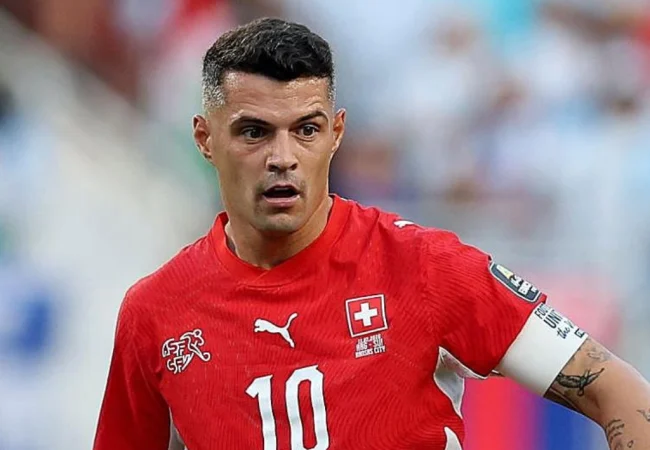 Xhaka admite haber falsificado un certificado de COVID-19 y es apartado de la selección de Suiza