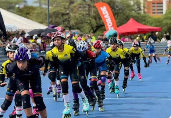 Más de 300 rollers de siete estados bautizaron el Patinódromo Alfredo León Moreno de la Vereda