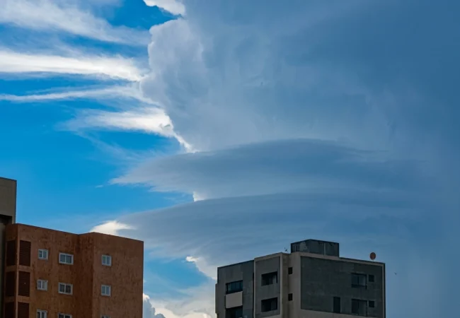 Las pinceladas del "Altísimo" que engalanan el cielo marabino la tarde de este 15-Sep