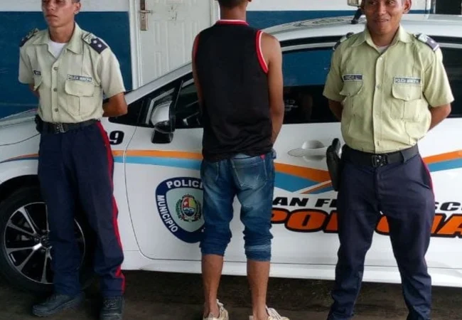 Polisur lo aprehendió por presunto hurto en Esomercasur