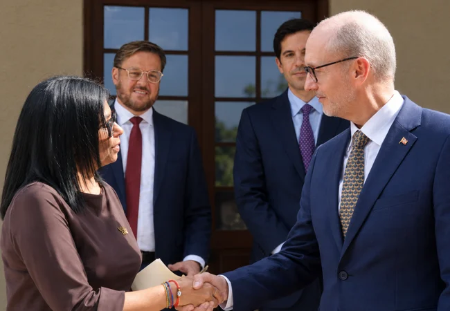 Gobierno nacional anuncia nueva etapa de relaciones diplomáticas y cooperación soberana con el Reino Unido