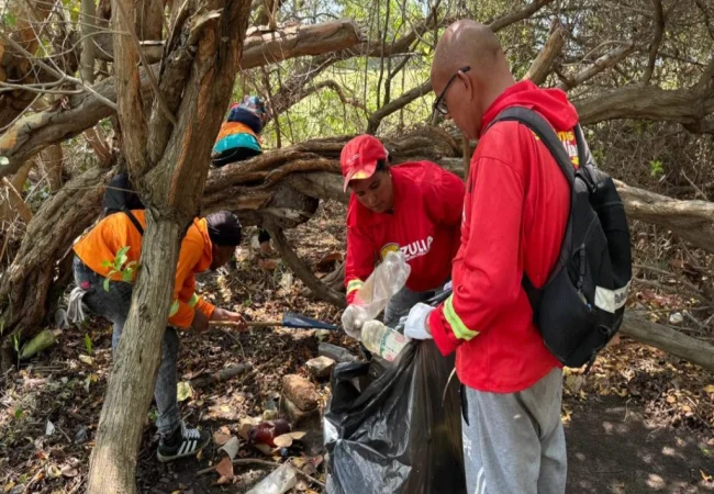 Recolectan más de 1.200 kilos de plástico en la Isla de Providencia por el Día Mundial de las Playas