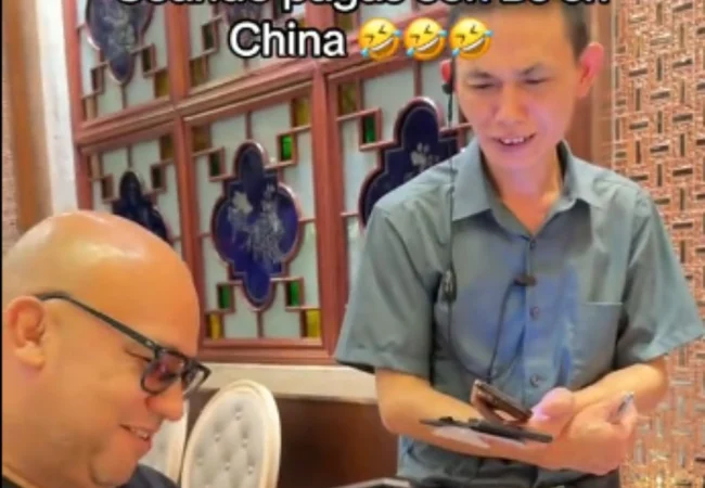 ¡No entendió ni papa! Familia venezolana se hace viral en TikTok tras intentar pagar la propina con bolívares en China
