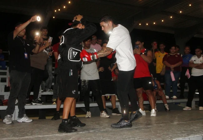 Roger "The Kid" Gutiérrez presentó la cartelera "Zulia Nocaut" en la Vereda del Lago