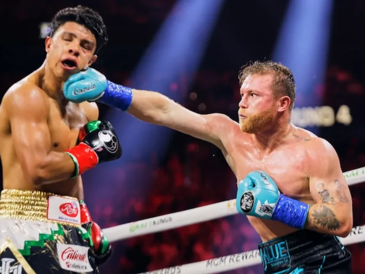 Canelo y los golpes al cuerpo: cómo construye ataques a la cabeza