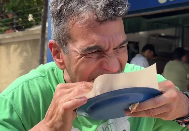 Huascar Barradas sucumbe ante los encantos de la gastronomía maracucha y se lanzó sus buenos ‘yoyos’