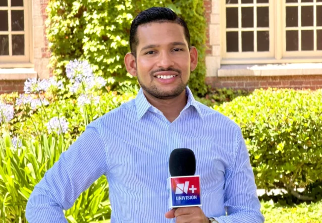 Orgullo de Sinamaica: Periodista wayuu, Reinaldo De Fernández, es nominado a los Premios Emmy en Texas