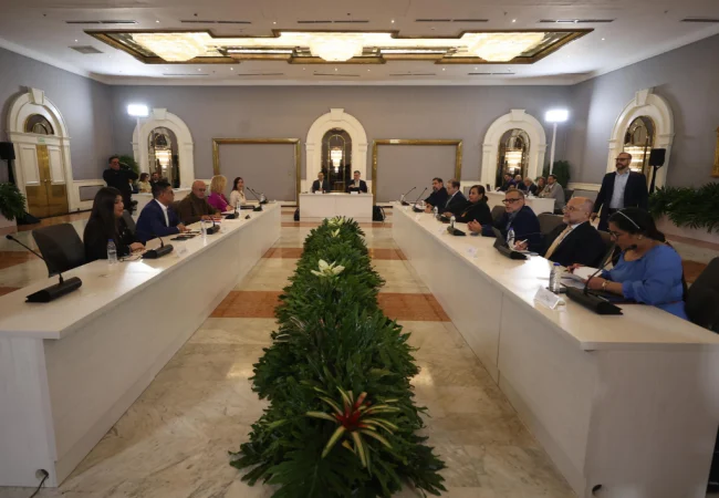 Tercera ronda de negociaciones entre Gobierno y oposición se extenderá hasta la próxima semana
