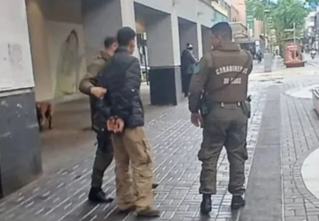 Venezolano en presunta situación de calle hirió con un fierro a inspector municipal en Chile