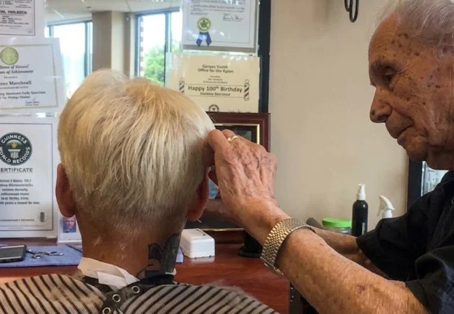 Los abuelos en Venezuela no están retirados y mueven el comercio de baja escala: Uno de cada tres hogares tiene un adulto mayor