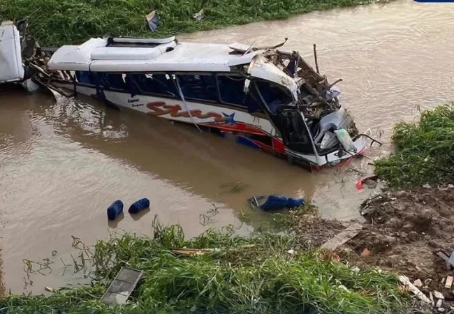 Herido de gravedad el vallenatero hijo de Poncho Zuleta y 20 músicos al estrellarse el bus donde iban contra un puente sobre el río Ariguaní