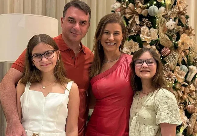 Estados Unidos anuncia que acogerá a Flávio Bolsonaro y a su familia