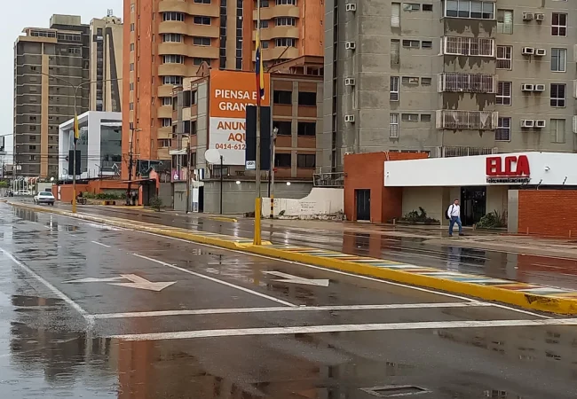 Bomberos de Maracaibo informa que no se han reportado incidencias graves por lluvias y mantienen el monitoreo