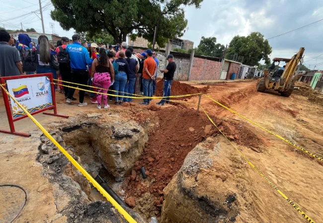 Gobernador Luis Caldera inició Plan de Atención de Aguas Servidas en la parroquia Raúl Leoni de Maracaibo con la sustitución de 256 metros lineales de colectores