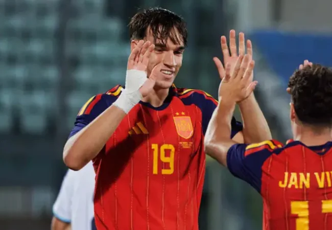 Carlos Espí sustituye a Ferran Torres en la convocatoria de España ante una nueva baja por lesión