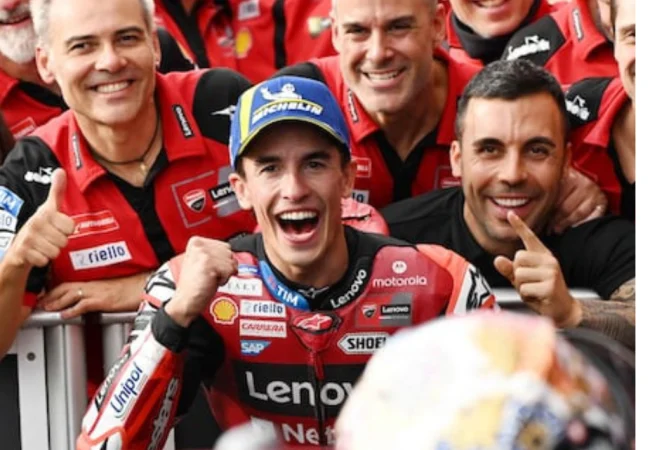 Marc Márquez firma un doblete en Japón y estrecha al máximo la lucha por el Mundial de MotoGP
