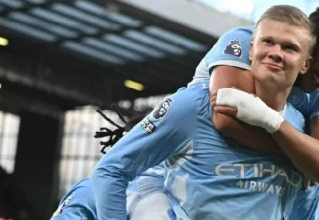 Manchester City golea al Liverpool en Anfield y afianza su liderato en la Premier League