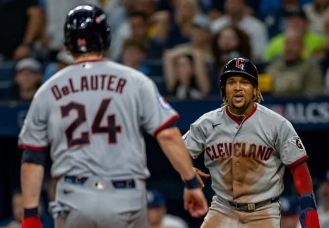 Guardianes pegan primero en la Serie de Campeonato de la Liga Americana tras imponerse a los Rays