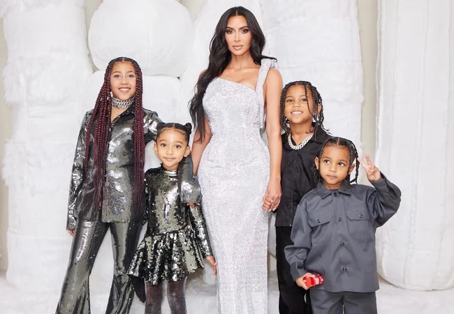 Kim Kardashian cuenta con cinco niñeras para cuidar a sus cuatro hijos