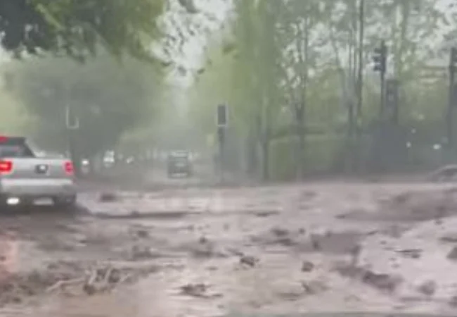 Impactante video de aluvión que arrasa con todo a su paso en Chile