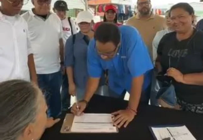 Zulianos recogen firmas para que regrese Enelven